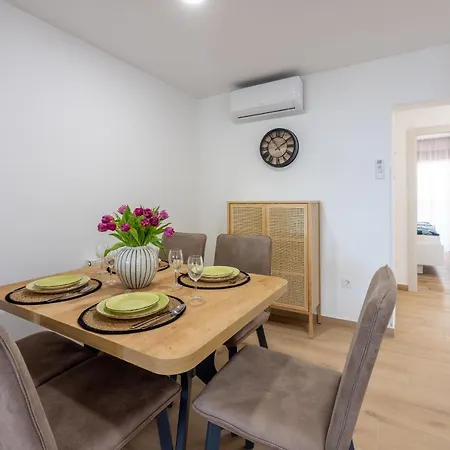 Viktorija Vikendica *